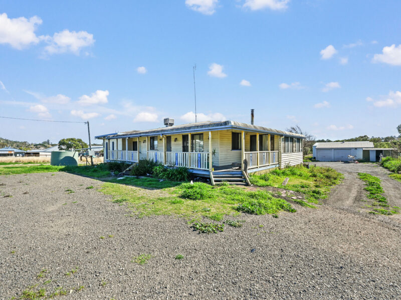 12 Lots DA approved Land and House